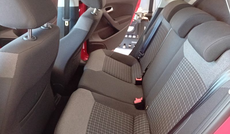 
Volkswagen Polo full									