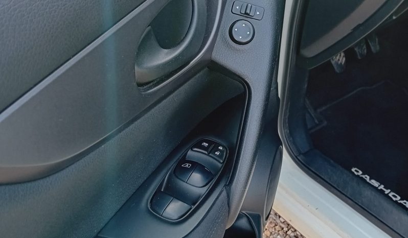 
nissan qashqai 4×4 full									