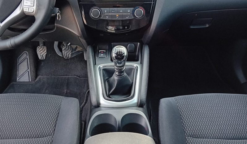 
nissan qashqai 4×4 full									