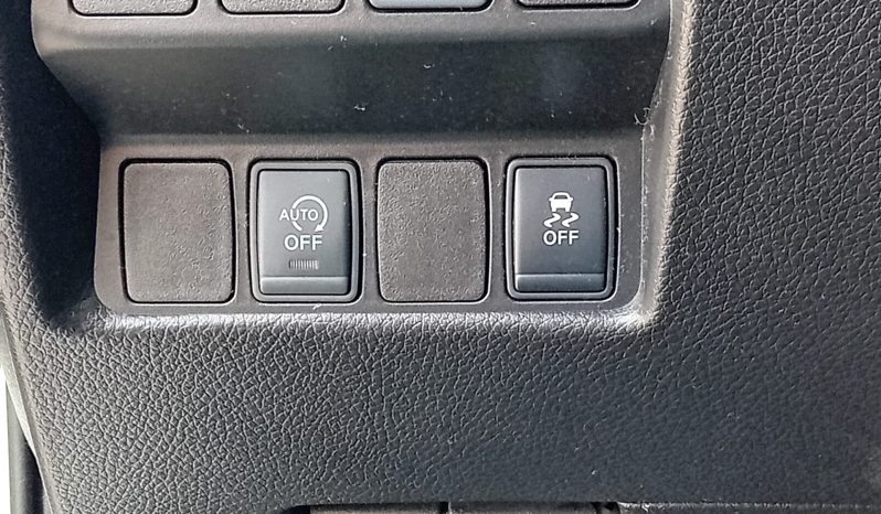 
nissan qashqai 4×4 full									