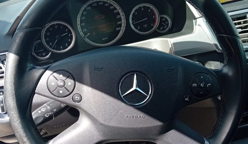 
MERCEDES E220 full									