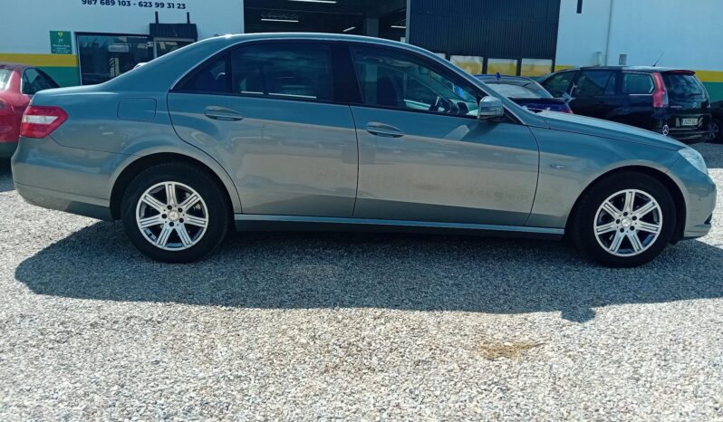 
MERCEDES E220 full									