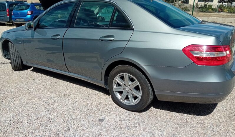 
MERCEDES E220 full									