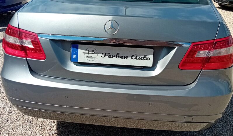 
MERCEDES E220 full									