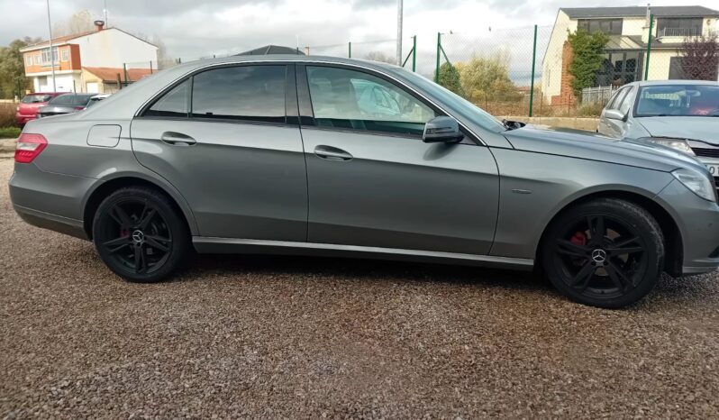 
MERCEDES E220 full									